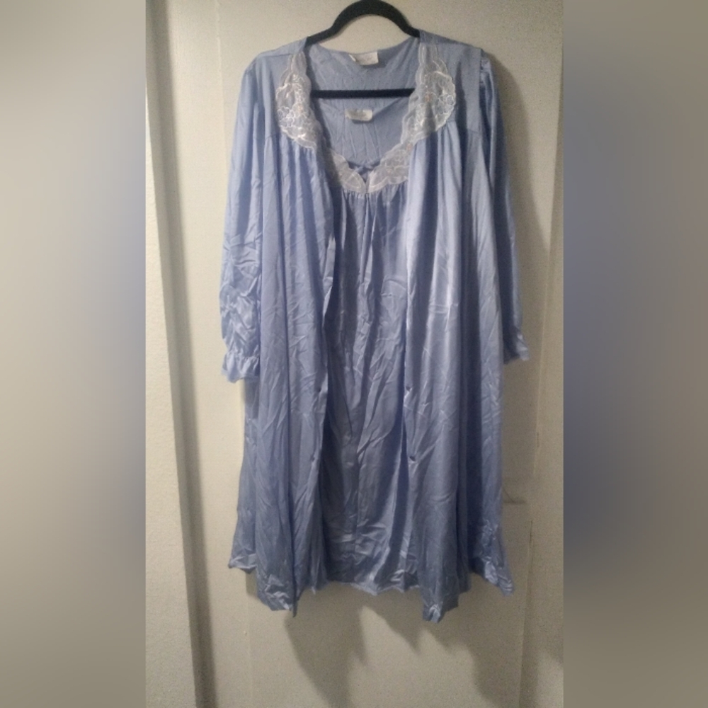 Vanity Fair Light Blue Women's Nightgown With Robe